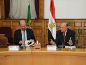 محافظ القاهرة يلتقى وزير البيئة والإسكان البرتغالى لبحث التعاون