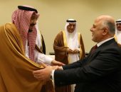 العاهل السعودى يلتقى حيدر العبادى بهامش القمة العربية بالأردن 