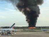 بالفيديو.. اللقطات الأولى للسيطرة على حريق قرب مطار أورلى فى باريس