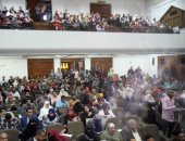 بالصور.. بدء توافد الأطباء للتسجيل بالجمعية العمومية بـ"دار الحكمة"