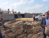 بالفيديو والصور ..محافظ كفر الشيخ يقود حملة لازالة التعديات على الطريق الدولى الساحلى