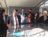 بالصور.. وفدان من البرلمان يزوران مكتبة الإسكندرية ويلتقطان صورا مع ملكات الجمال 