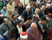 بالصور.. آلاف المواطنين بالسويس يشيعون جثمان الكابتن غزالى شاعر المقاومة