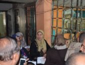 بالصور.. أهالى شبرا الخيمة يطالبون بتطوير مكتب التموين أو نقله لمكان مجهز