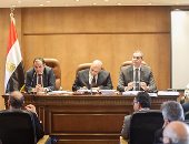 بالصور.. ممثل البنك المركزى للنواب: قانون الاستثمار يساعد على استقرار سعر الصرف