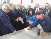 بالصور.. رئيس "القابضة الكيماوية" يتفقد مصانع الشرقية للدخان بالإسكندرية