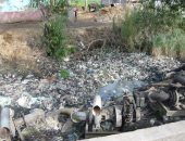 بالصور.. شكوى من تراكم القمامة والمخلفات بترعة قرية الروس فى كفر الشيخ