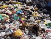 بالصور.. انتشار القمامة بشوارع وميادين أسيوط يثير غضب المواطنين