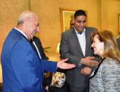 محافظ أسوان يسلم سفيرة البرتغال ملف عن فرص الإستثمار المتاحة