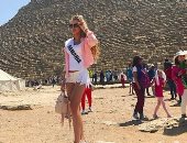 بالصور مصر بلد الأمان..ملكات جمال العالم يتجولن فى الأهرامات بـ"الهوت شورت"