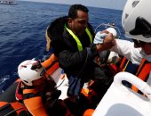 بالصور.. إنقاذ أكثر من 700 مهاجر بالبحر المتوسط قبالة سواحل صبراتة الليبية
