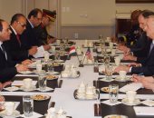 السيسي ووزير الدفاع الأمريكي يؤكدان تطلعهما لتعزيز العلاقات العسكرية بين البلدين