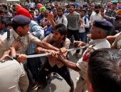 بالصور.. تظاهرات لطلاب الجامعات بالهند ضد رفع الرسوم الدراسية