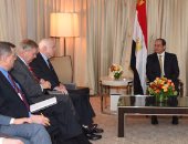 ماكين يسأل عن حقوق الإنسان.. والسيسي: نحترم الحريات وفقا للدستور المصرى