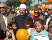 وزير الأوقاف ومحافظ القاهرة يشاركان باحتفالية يوم اليتيم بحديقة الأزهر