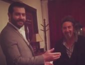 عمرو يوسف ينشر فيديو مع ألباتشينو.. ويعلق: شرف عظيم لقاء أسطورة حقيقية
