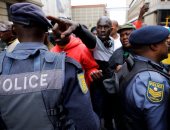 الشرطة الجنوب إفريقية تعتقل مشبه فيه بإحراق مبنى البرلمان