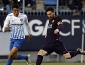 شاهد.. برشلونة يرفض هدية ريال مدريد ويسقط أمام مالاجا بالدوري الإسباني