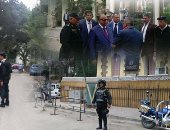 بالصور.. زرع أكمنة ثابتة ومتحركة بالقاهرة والجيزة.. المرور: حرم آمن ومنع الانتظار الخاطئ بمحيط الكنائس.. انتشار شرطى بالميادين والشوارع عقب تفجيرات الكنيستين.. ومصدر: أجهزة لكشف المتفجرات على بوابات دور العبادة