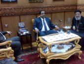 بالصور.. مدير أمن كفر الشيخ يتفقد تأمينات الكنائس ويعزى وكيل المطرانية
