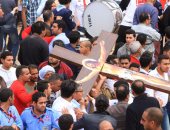 محافظ الإسكندرية يزور مصابى الكنيسة المرقسية ويطمئن على حالتهم الصحية