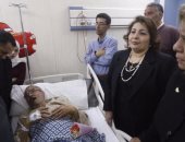 بالصور.. وفد برلمانى يزور عددا من مصابى التفجيرات بمعهد ناصر