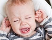 علامات وأعراض التسنين عند طفلك.. أبرزها البكاء المستمر وارتفاع الحرارة