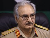حفتر: الجيش الليبى يخوض حربًا شرعية بصبراتة ضد إرهابيين ومهربى بشر