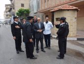 بالصور.. مدير أمن بورسعيد يتابع تركيب البوابات الإلكترونية للكنائس