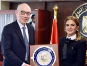 سحر نصر تبحث مع شركة هاتشيسون الصينية الاستثمار فى مشروعات النقل البحرى