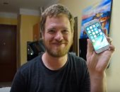 بالفيديو.. رجل يجمع هاتف آيفون 6S بنفسه بـ300 دولار فقط