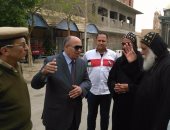 بالصور.. مساعد وزير الداخلية يتفقد محيط الأديرة بوادي النطرون