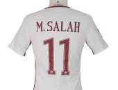 روما يطرح قميص محمد صلاح للبيع فى مزاد خيرى
