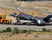 إيران تزيح الستار عن طائرات عسكرية مقاتلة محلية الصنع
