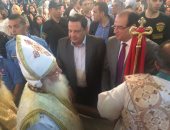 بالصور.. محافظ ومدير أمن الدقهلية يشاركان قداس عيد القيامة بكاتدرائية العذراء والملاك