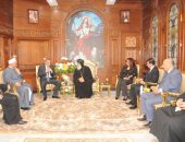 محافظ الجيزة يقدم واجب العزاء للأقباط الأرثوذكس