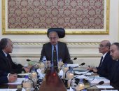 بالصور.. رئيس الوزراء يتابع تنفيذ مشروع قناطر أسيوط والعمل بالمتحف المصرى الكبير