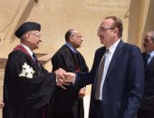 بالصور.. قساوسة بنى سويف للمحافظ: نقدر جهود كل مسئول لنحيا جميعا فى رخاء وأمن