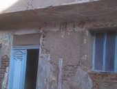 أهالى عزبة البرج بدمياط يحذرون من وجود عقار آيل للسقوط