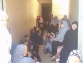 بالفيديو والصور.. اليوم السابع فى منزل شهيد كمين دير سانت كاترين..الحزن يخيم علي القرية .. زوجة أمين الشرطة :" كلمني إمبارح بالليل وترك لى 3 أطفال" ..الأب : نعيش فى منزل 40 متر ولا يوجد لدينا مصدر دخل