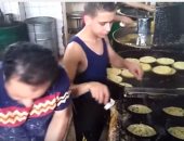 بالفيديو.. "من بلد المشبك" شاهد مراحل تصنيع أشهر حلوى شعبية في مصر