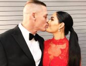 بالفيديو.. جون سينا وخطيبته ينفذان وعدهما للجمهور ويتعريان تمامًا