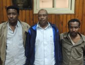 القبض على 3 سودانيين عقب سرقتهم أموال مشرف أمن بـ"موس" بالأزبكية