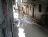 قارئ يشكو طفح مياه المجارى بأحد شوارع ميت عقبة