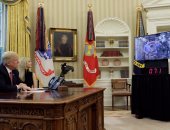 بالصور.. ترامب وابنته "إيفانكا" يتحدثان مع رواد وكالة "ناسا" عبر الفيديو