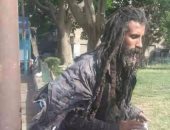 بالصور.. غادة والى توجه بخضوع شاب لتأهيل نفسى بعد نقله من الشارع لدار رعاية