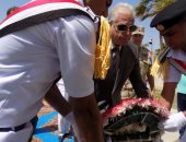 بالفيديو والصور.. خالد فودة يضع إكليلا من الزهور على النصب التذكارى للجندى المجهول