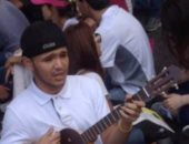 أغانى وعزف وألعاب بهلوانية وسط الاحتجاجات العنيفة فى فنزويلا