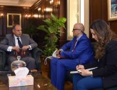 محافظ الإسكندرية يبحث مع "الأمم المتحدة للسكان" إنشاء مركز لصحة الشباب