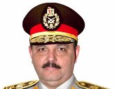السيسي يقرر ترقية قائد قوات الدفاع الجوى إلى رتبة "الفريق"